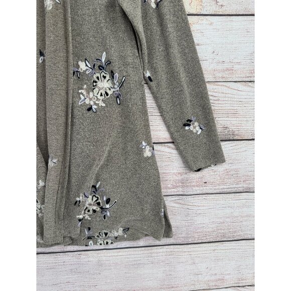 Fig and‎ Flower Anthropologie Floral Embroidered Cardigan Sweater Women's M Gray - Picture 6 of 13